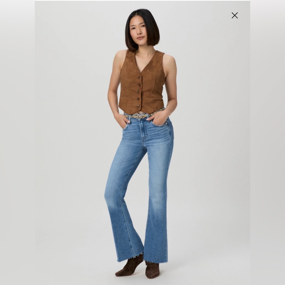 High Rise Laurel Canyon
32" Bootcut Jean